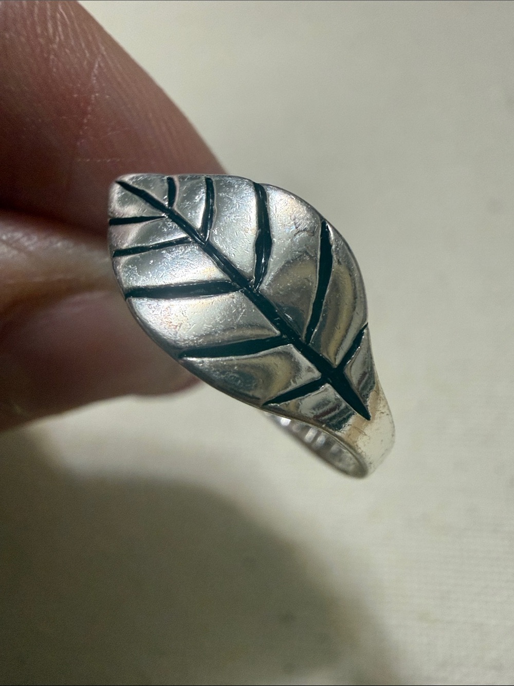 Sterling Silver 925 Leaf Sculpted Ring “Live Simply” Engraved size 6.5 - Picture 8 of 11